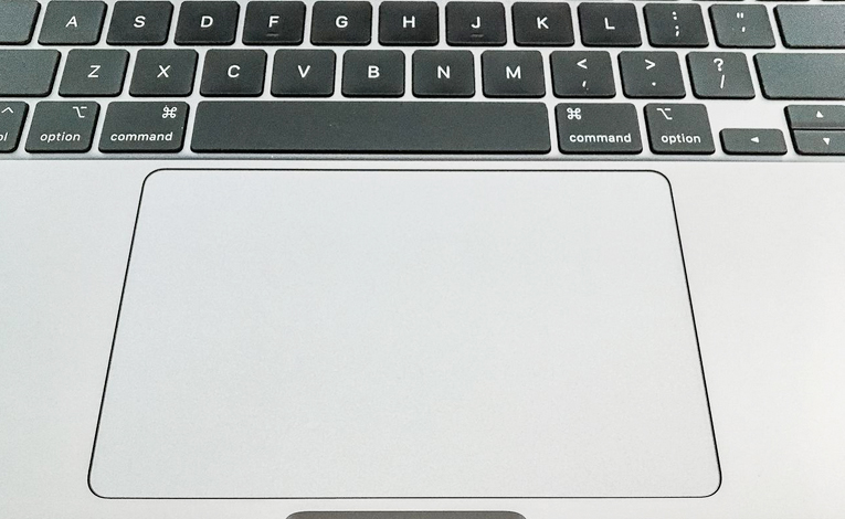 Apple-MacBook-Pro-13-Zoll-(2020)-Touchpad